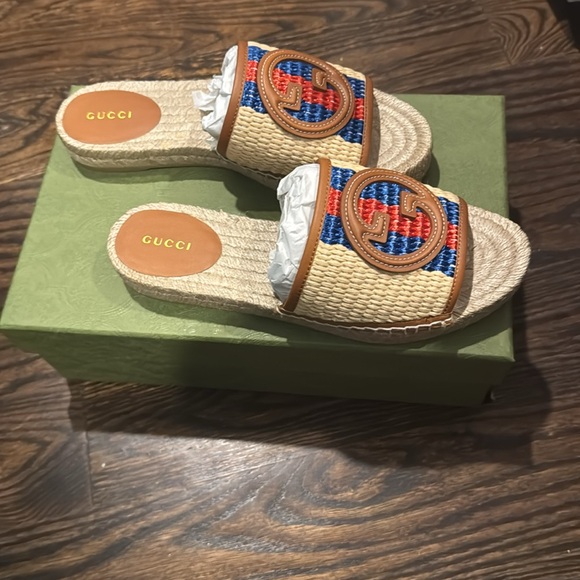 Gucci Interlocking GG Raffia Espadrille Slip on Sandals NWB - Picture 2 of 5